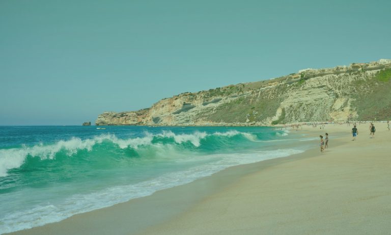 nazara-portugal-e1615218582173