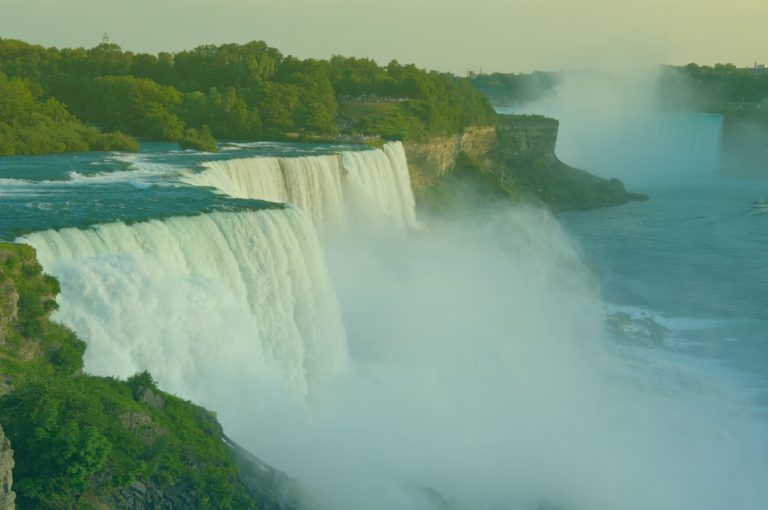 istock-178374974-niagara-falls-filter-768x510