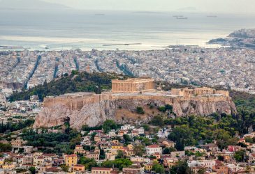 Découvrez ces 8 excursions incontournables autour d’Athènes avec votre voiture de location