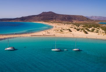 Visiter le Péloponnèse en voiture de location : les 7 incontournables pour votre itinéraire