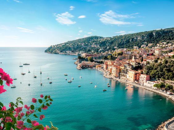 La Côte d’Azur en voiture de location : itinéraire en 8 étapes sur la Riviera entre mer et Provence-Alpes