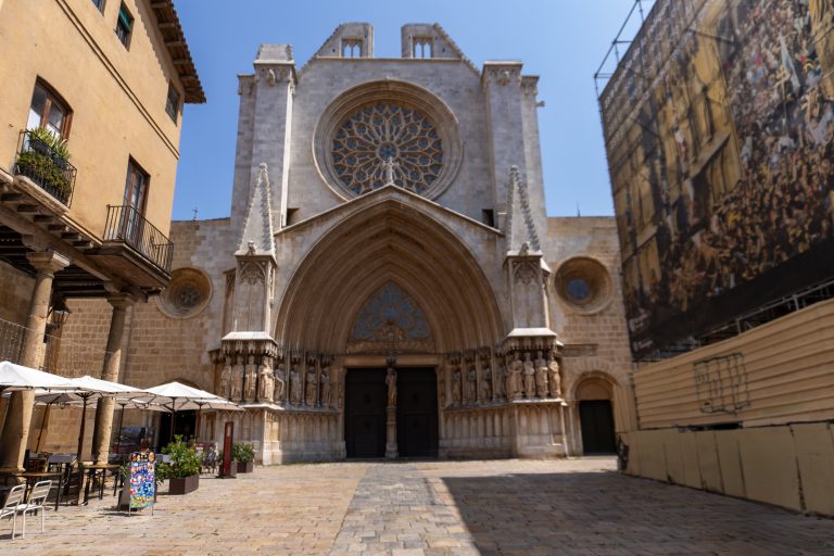 the-main-facade-of-primatial-cathedral-of-tarragona-in-catalonia-spain
