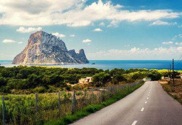 7 incontournables d&rsquo;Ibiza à découvrir en voiture de location