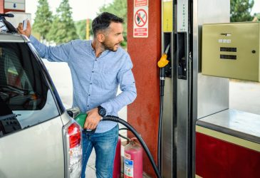 7 astuces pour économiser du carburant pendant votre road trip