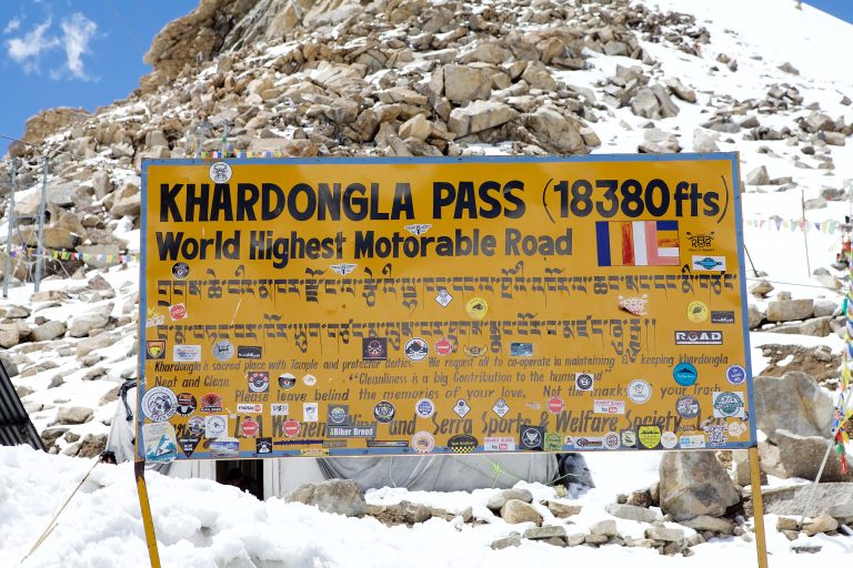 khardung-pass-ladakh-india
